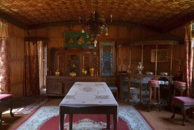 alif laila dining room (2)